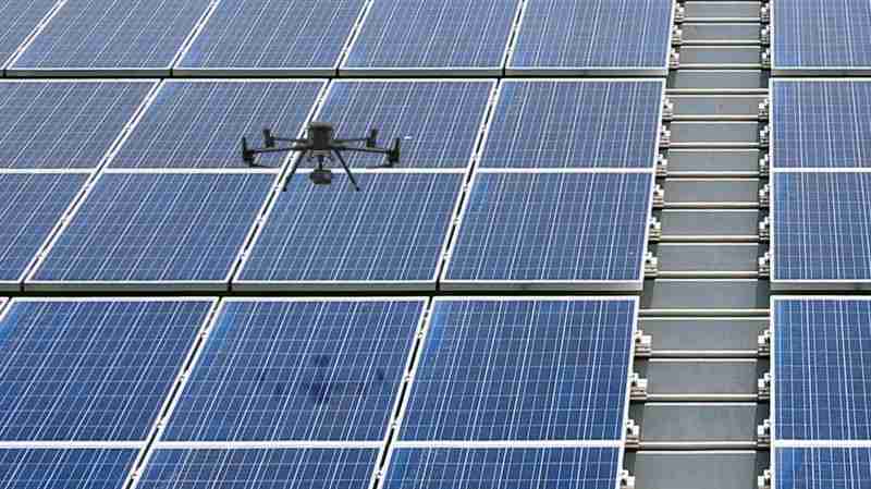 银河集团以无人机搭配IR Sensor热显像技术进行全方面模块健检，，，有效降低人力成本并提升发电量